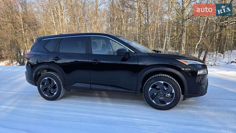 Внедорожник / Кроссовер Nissan Rogue 2024 в Виннице