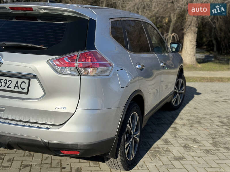 Внедорожник / Кроссовер Nissan Rogue 2016 в Болграде