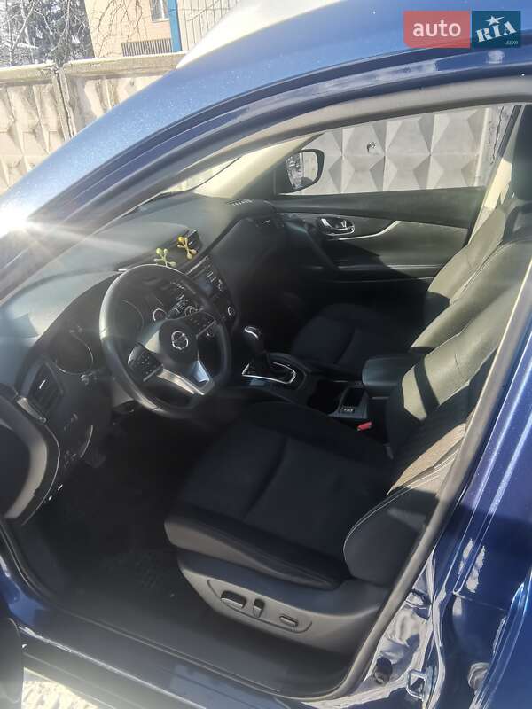 Внедорожник / Кроссовер Nissan Rogue 2016 в Черкассах