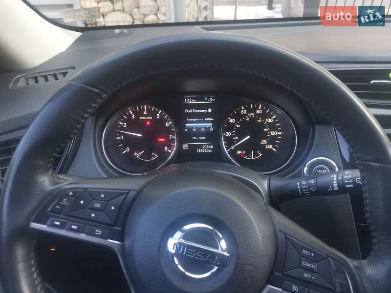 Внедорожник / Кроссовер Nissan Rogue 2016 в Черкассах