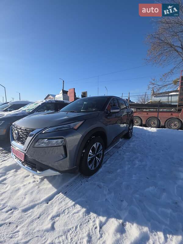 Внедорожник / Кроссовер Nissan Rogue 2023 в Ровно