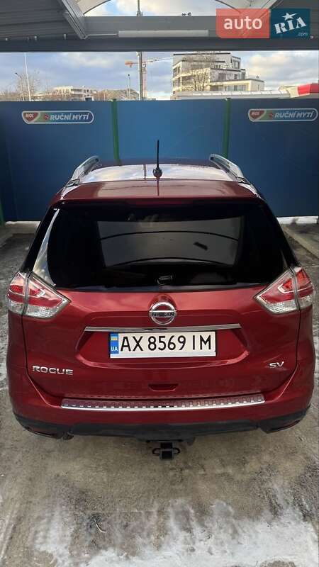 Внедорожник / Кроссовер Nissan Rogue 2015 в Ужгороде