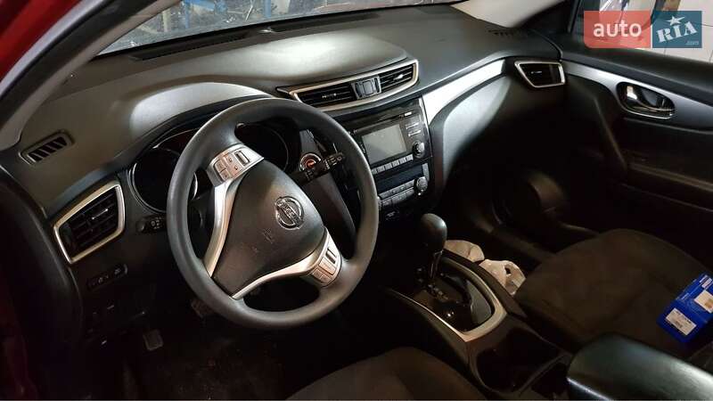 Внедорожник / Кроссовер Nissan Rogue 2015 в Ужгороде