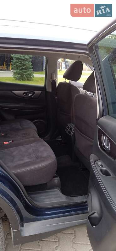 Внедорожник / Кроссовер Nissan Rogue 2015 в Луцке