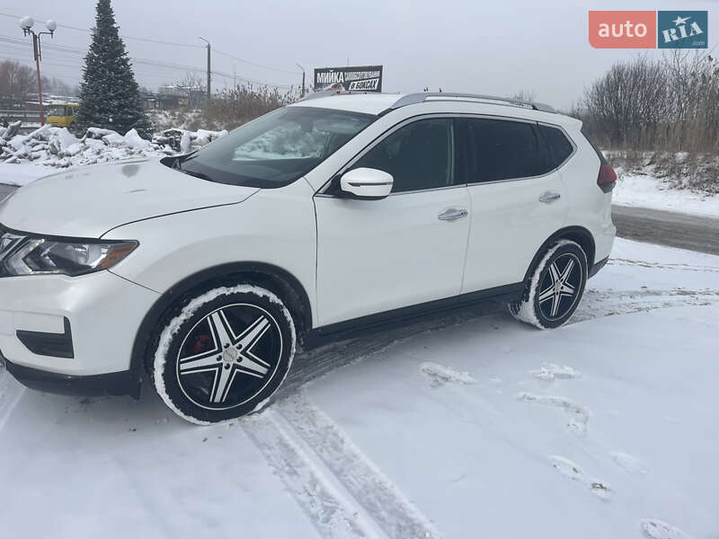 Внедорожник / Кроссовер Nissan Rogue 2018 в Виннице