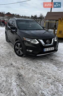 Внедорожник / Кроссовер Nissan Rogue 2017 в Кривом Роге