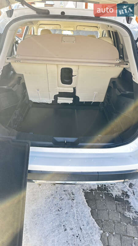 Внедорожник / Кроссовер Nissan Rogue 2017 в Львове