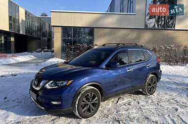 Позашляховик / Кросовер Nissan Rogue 2017 в Києві