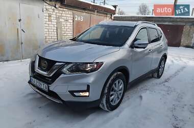 Внедорожник / Кроссовер Nissan Rogue 2017 в Киеве