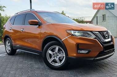 Внедорожник / Кроссовер Nissan Rogue 2017 в Хмельницком