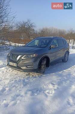 Внедорожник / Кроссовер Nissan Rogue 2017 в Киеве