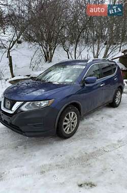 Позашляховик / Кросовер Nissan Rogue 2017 в Львові