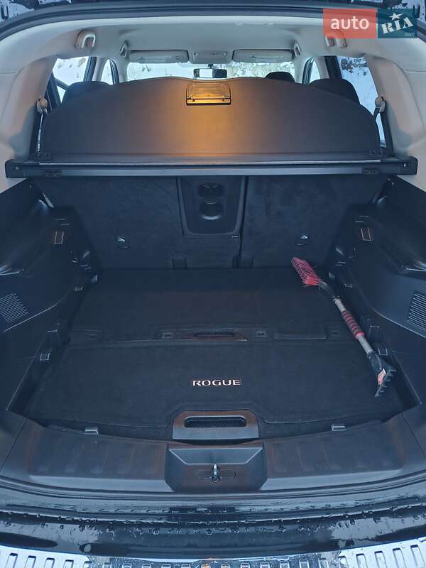 Внедорожник / Кроссовер Nissan Rogue 2016 в Калуше