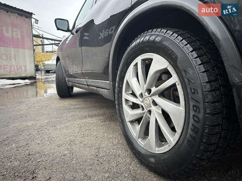 Внедорожник / Кроссовер Nissan Rogue 2014 в Запорожье