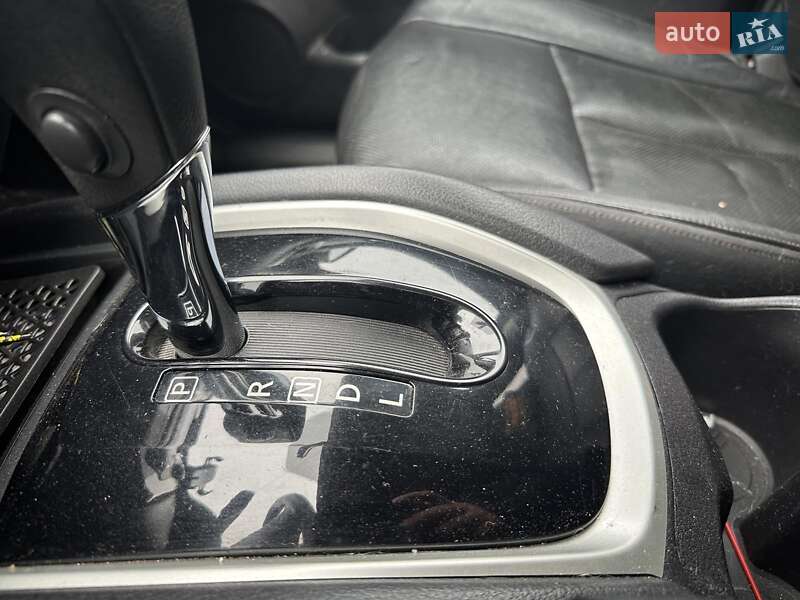 Внедорожник / Кроссовер Nissan Rogue 2014 в Запорожье