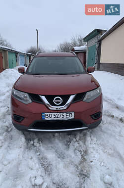 Внедорожник / Кроссовер Nissan Rogue 2016 в Чорткове