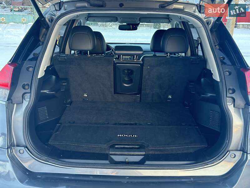 Внедорожник / Кроссовер Nissan Rogue 2016 в Хороле