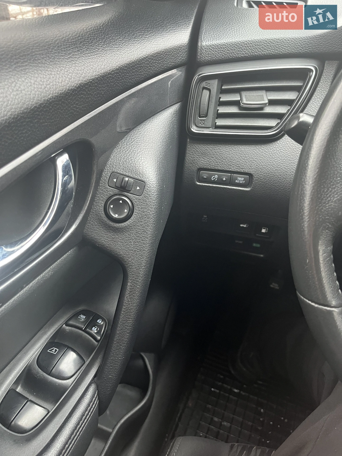 2018 Nissan Rogue - мініатюра 8