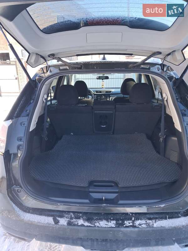 Внедорожник / Кроссовер Nissan Rogue 2015 в Виннице