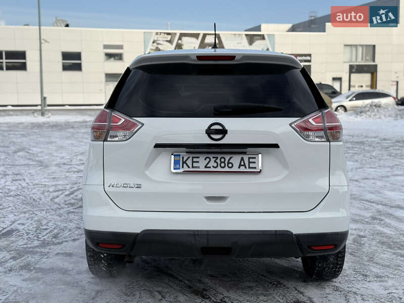 Внедорожник / Кроссовер Nissan Rogue 2016 в Киеве