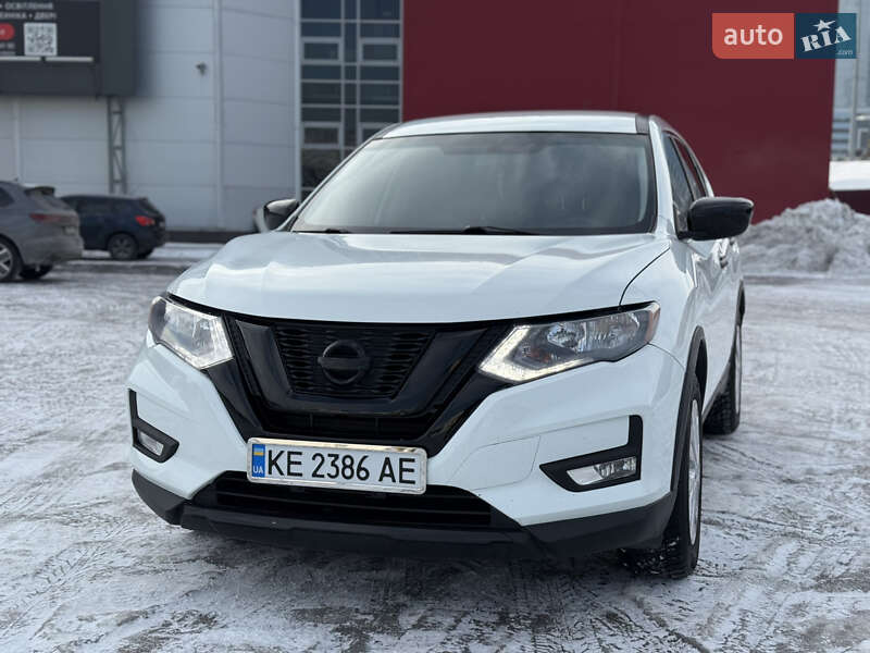 Внедорожник / Кроссовер Nissan Rogue 2016 в Киеве