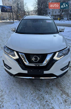 Внедорожник / Кроссовер Nissan Rogue 2017 в Харькове