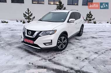 Внедорожник / Кроссовер Nissan Rogue 2017 в Луцке