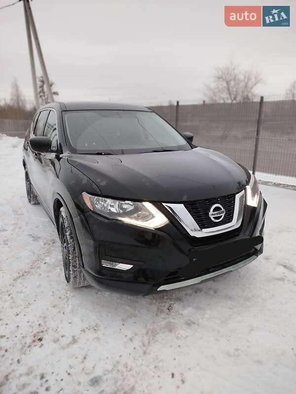 Внедорожник / Кроссовер Nissan Rogue 2017 в Сарнах