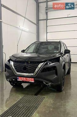 Внедорожник / Кроссовер Nissan Rogue 2023 в Львове