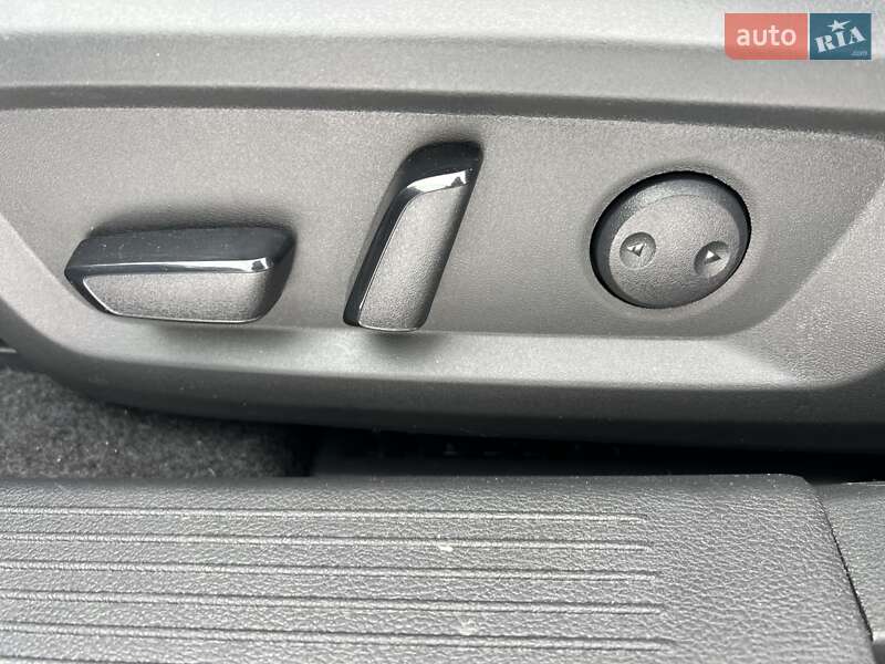 Внедорожник / Кроссовер Nissan Rogue 2023 в Киеве