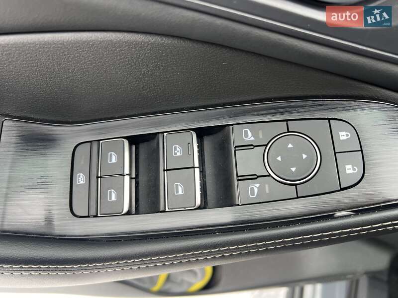 Внедорожник / Кроссовер Nissan Rogue 2023 в Киеве