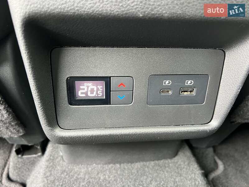 Внедорожник / Кроссовер Nissan Rogue 2023 в Киеве