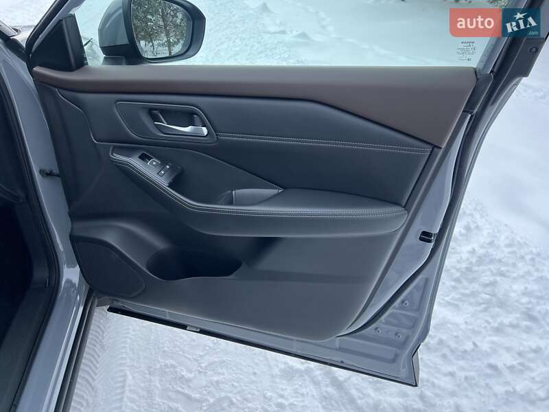 Внедорожник / Кроссовер Nissan Rogue 2023 в Киеве