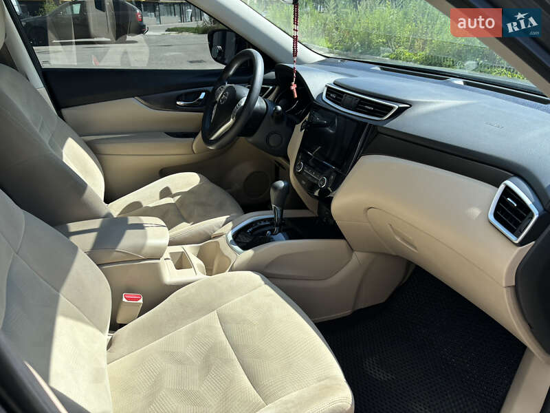 Внедорожник / Кроссовер Nissan Rogue 2016 в Ивано-Франковске