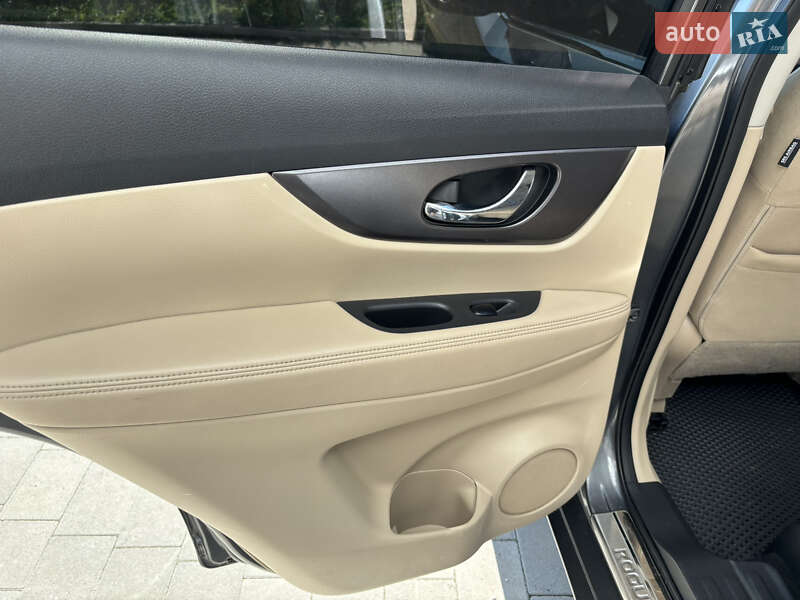 Внедорожник / Кроссовер Nissan Rogue 2016 в Ивано-Франковске