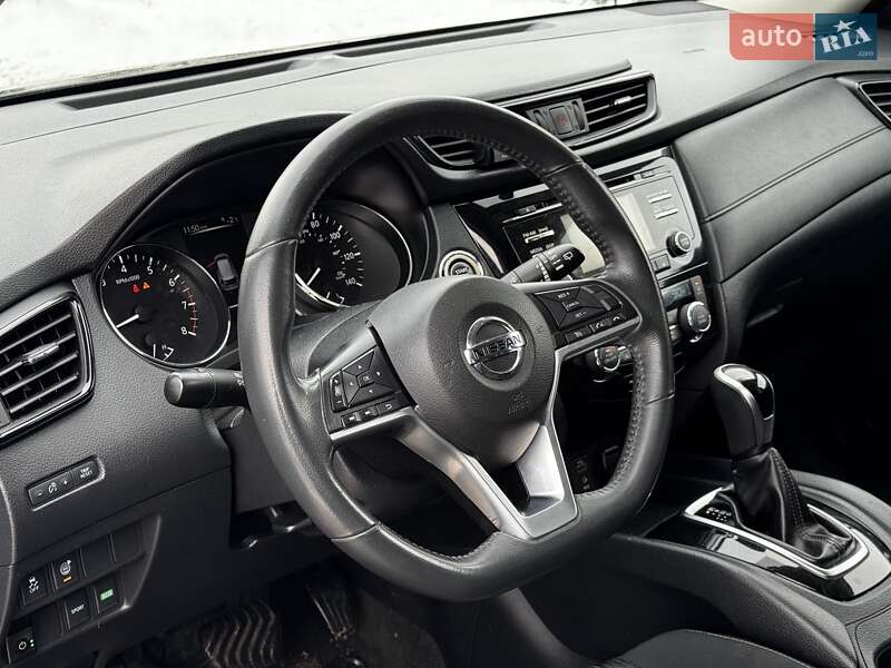 Внедорожник / Кроссовер Nissan Rogue 2016 в Киеве