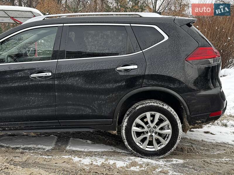 Внедорожник / Кроссовер Nissan Rogue 2016 в Киеве