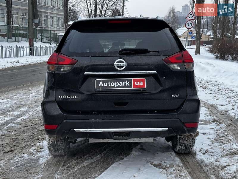 Внедорожник / Кроссовер Nissan Rogue 2016 в Киеве