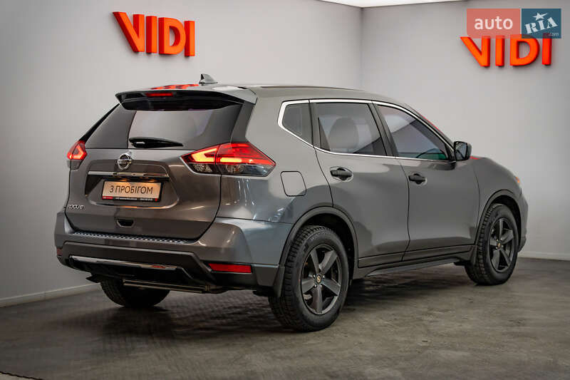 Внедорожник / Кроссовер Nissan Rogue 2016 в Киеве