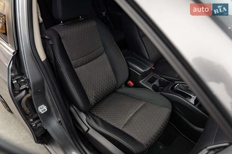 Внедорожник / Кроссовер Nissan Rogue 2016 в Киеве