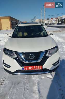 Внедорожник / Кроссовер Nissan Rogue 2018 в Киеве