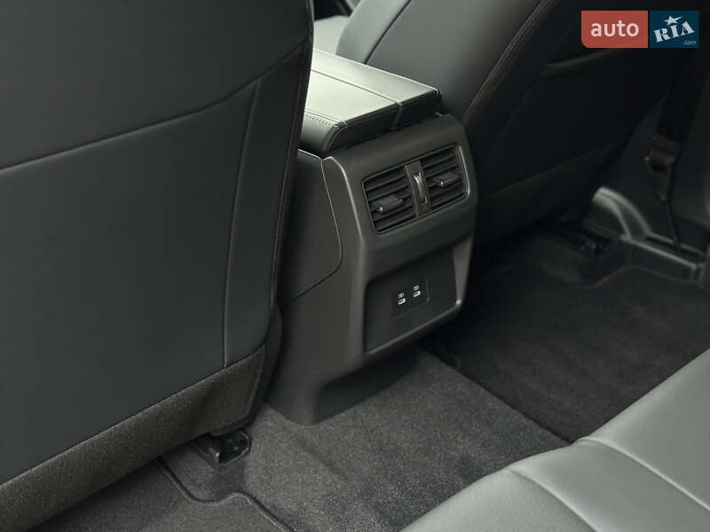 Внедорожник / Кроссовер Nissan Rogue 2024 в Мукачево