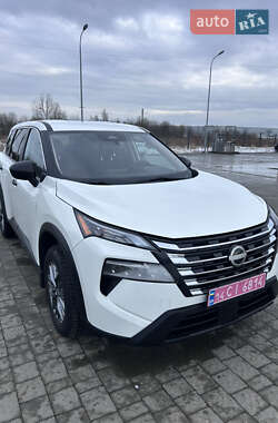 Внедорожник / Кроссовер Nissan Rogue 2024 в Львове