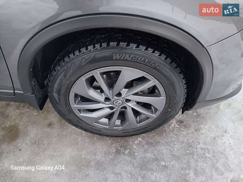 Внедорожник / Кроссовер Nissan Rogue 2016 в Ивано-Франковске