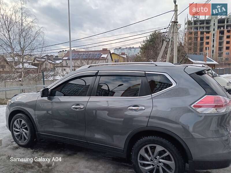 Внедорожник / Кроссовер Nissan Rogue 2016 в Ивано-Франковске