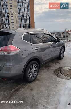 Внедорожник / Кроссовер Nissan Rogue 2016 в Ивано-Франковске