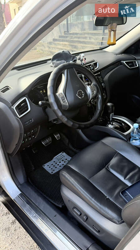 Внедорожник / Кроссовер Nissan Rogue 2015 в Очакове