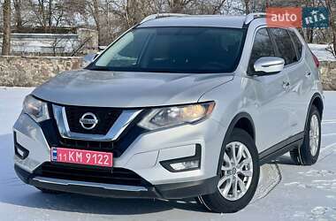 Внедорожник / Кроссовер Nissan Rogue 2017 в Черкассах