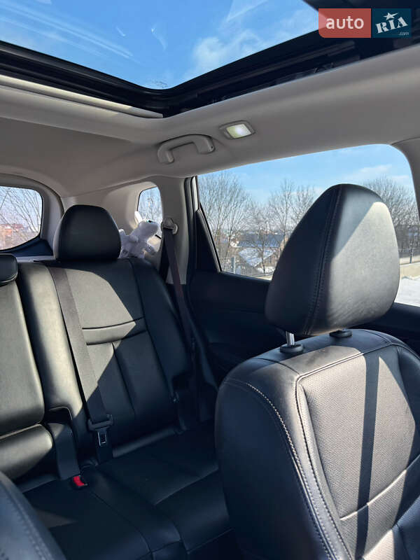 Внедорожник / Кроссовер Nissan Rogue 2018 в Тернополе