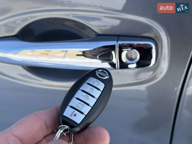 Внедорожник / Кроссовер Nissan Rogue 2018 в Ровно